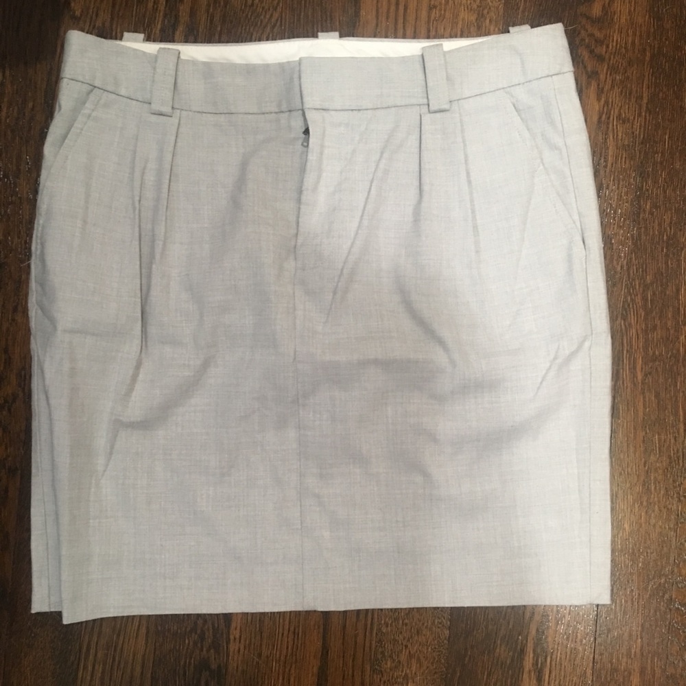 Gap skirt